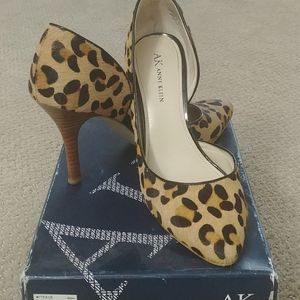 Anne Klein 7.5 leopard pumps with stacked stilleto  heel